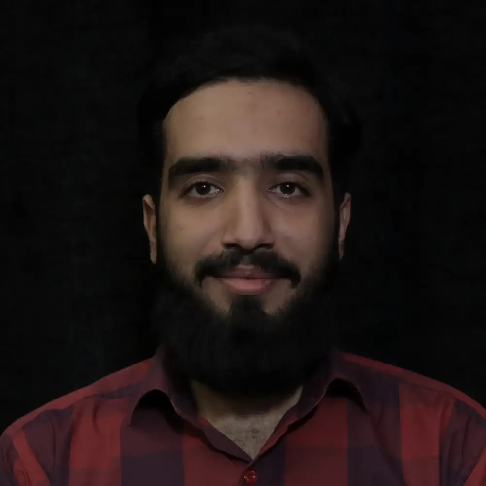 محمدحسین نیکبخت | بازیگر نمایش تماشاچی | تئاتر ریّان