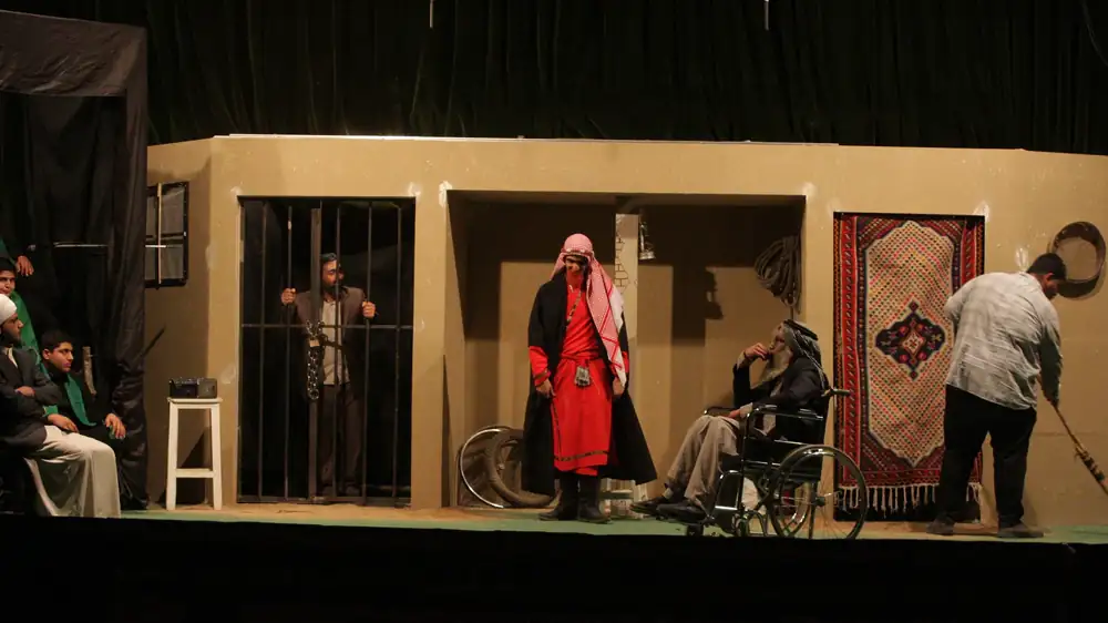 گالری نمایش حرامیان در احرام ۱۳۹۷ — عکس 4 از 8 | گزارش تصویری تئاتر ریّان