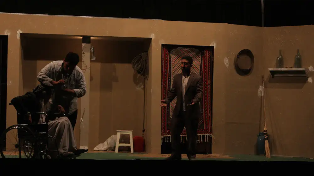گالری نمایش حرامیان در احرام ۱۳۹۷ — عکس 8 از 8 | گزارش تصویری تئاتر ریّان